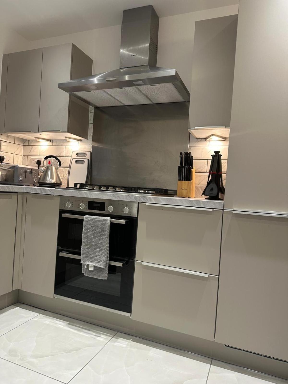 Lush King Ensuite In A Shared Home Manchester Ngoại thất bức ảnh